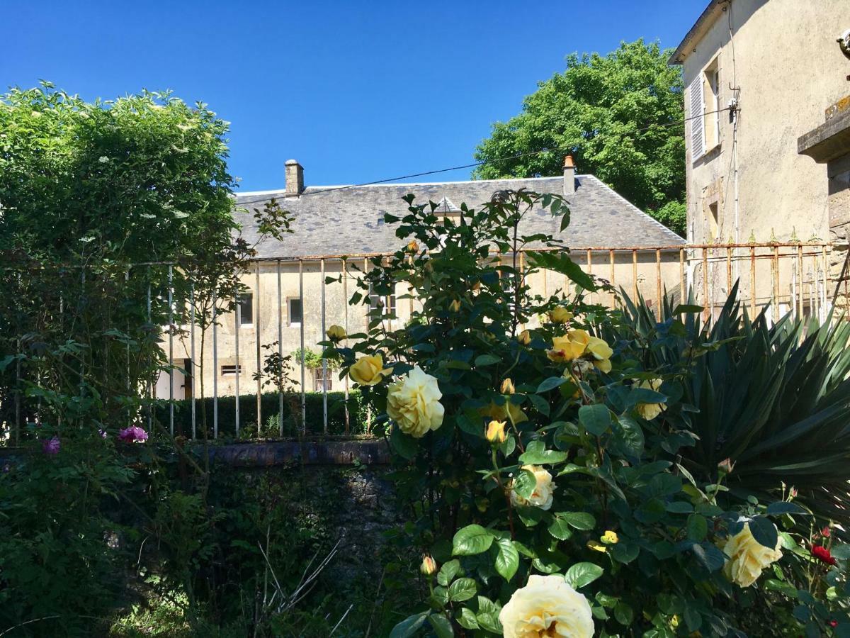 Ferienwohnung Les Escuries Commes Exterior foto